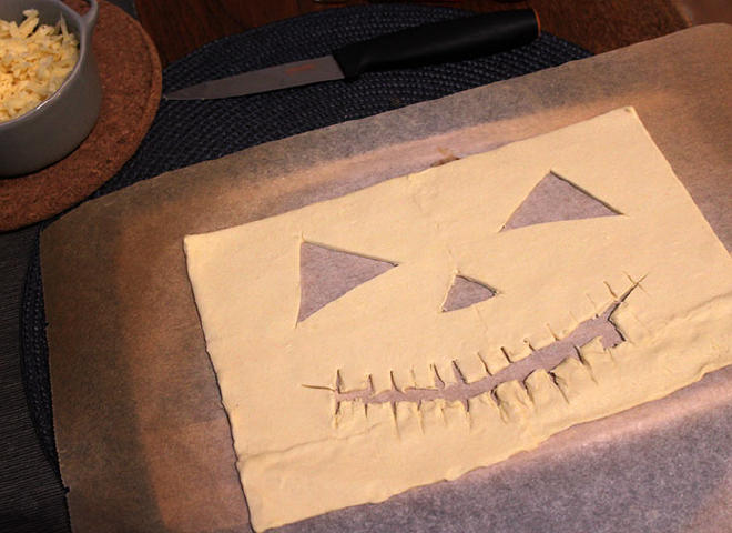 MeatPie step 4: Prepare more dough